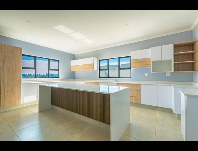 5 BEDROOM TOWNHOUSE FOR SALE IN RIVER GOOSE ESTATE
